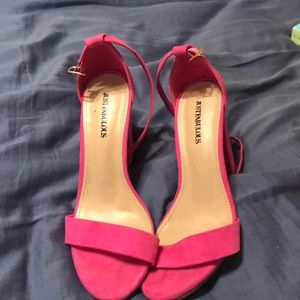 Heels SIZE 7.5